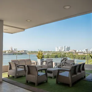 Aparthotel Bahia 79 Apartasuites Cerca Al Centro, Cartagena